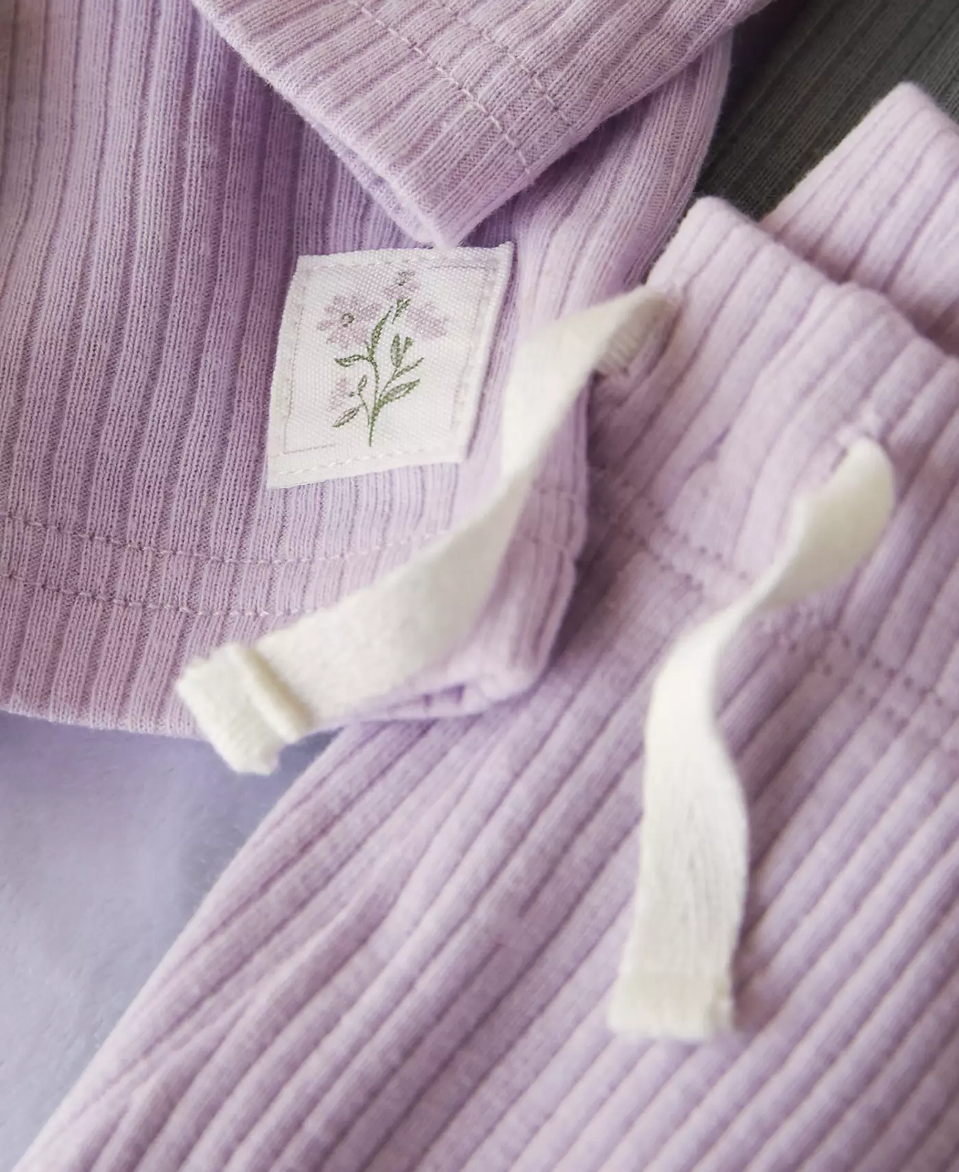 Carter's Baby 3-Pc. Комплект из трикотажной шапки, футболки и штанов