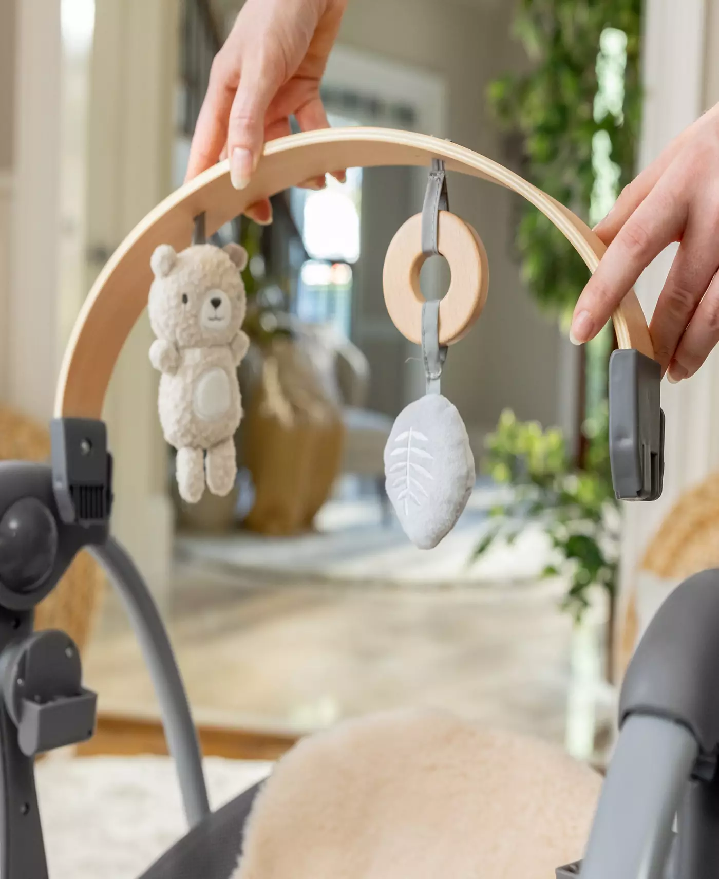 Ingenuity Baby Swing 'n Go Портативные качели