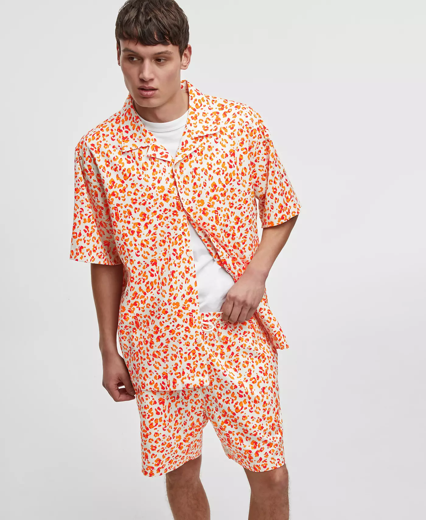 Мужская рубашка с короткими рукавами и застежкой на пуговицы спереди в стиле леопардового пятна, эксклюзивно в Macy's