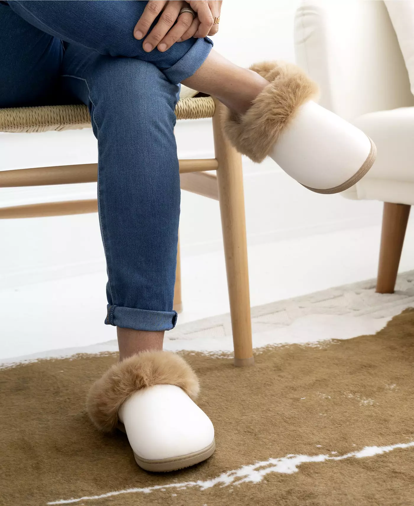 Isotoner Signature женские велюровые тапочки Valerie Comfort Hoodback