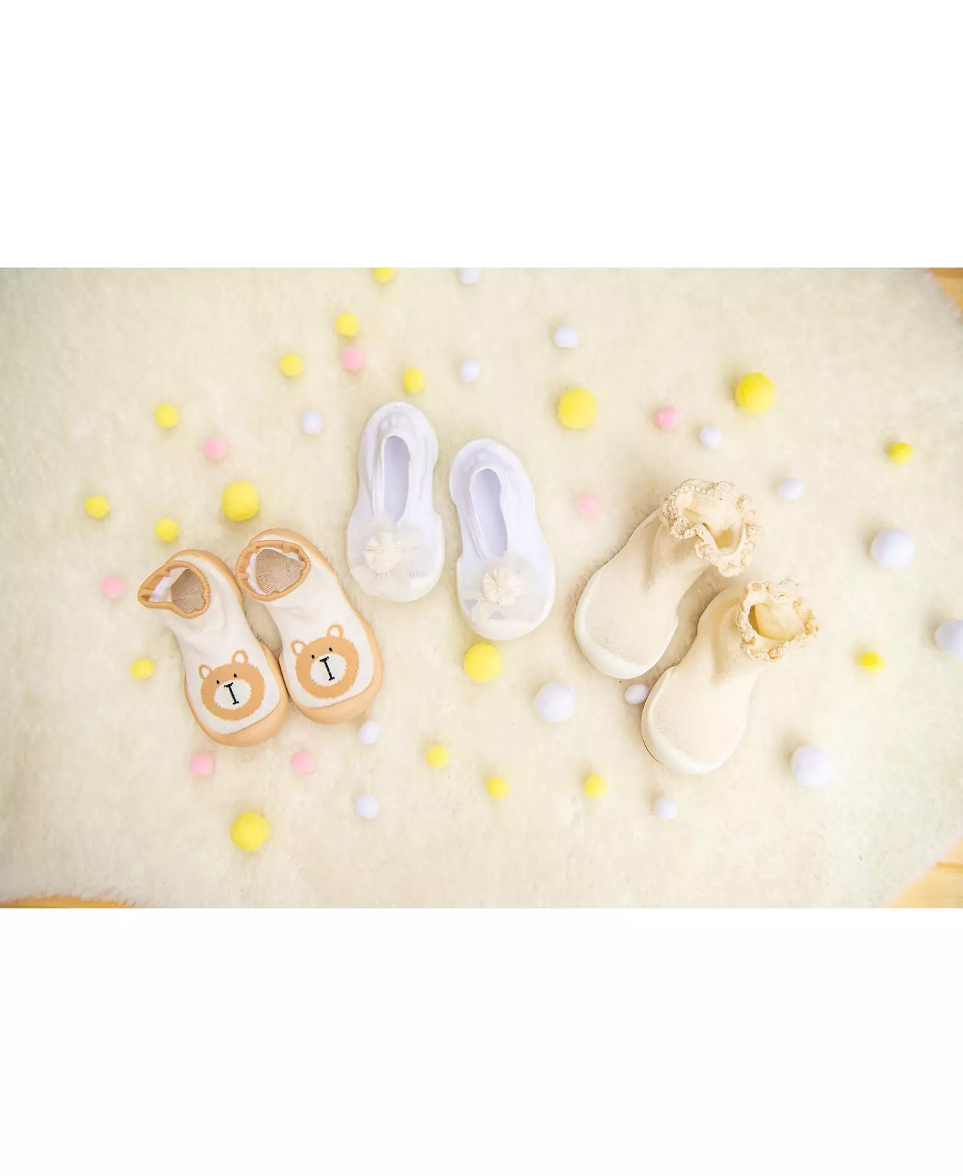 Komuello Детские дышащие моющиеся нескользящие носки для девочек на плоской подошве - Цветок-помпон белый