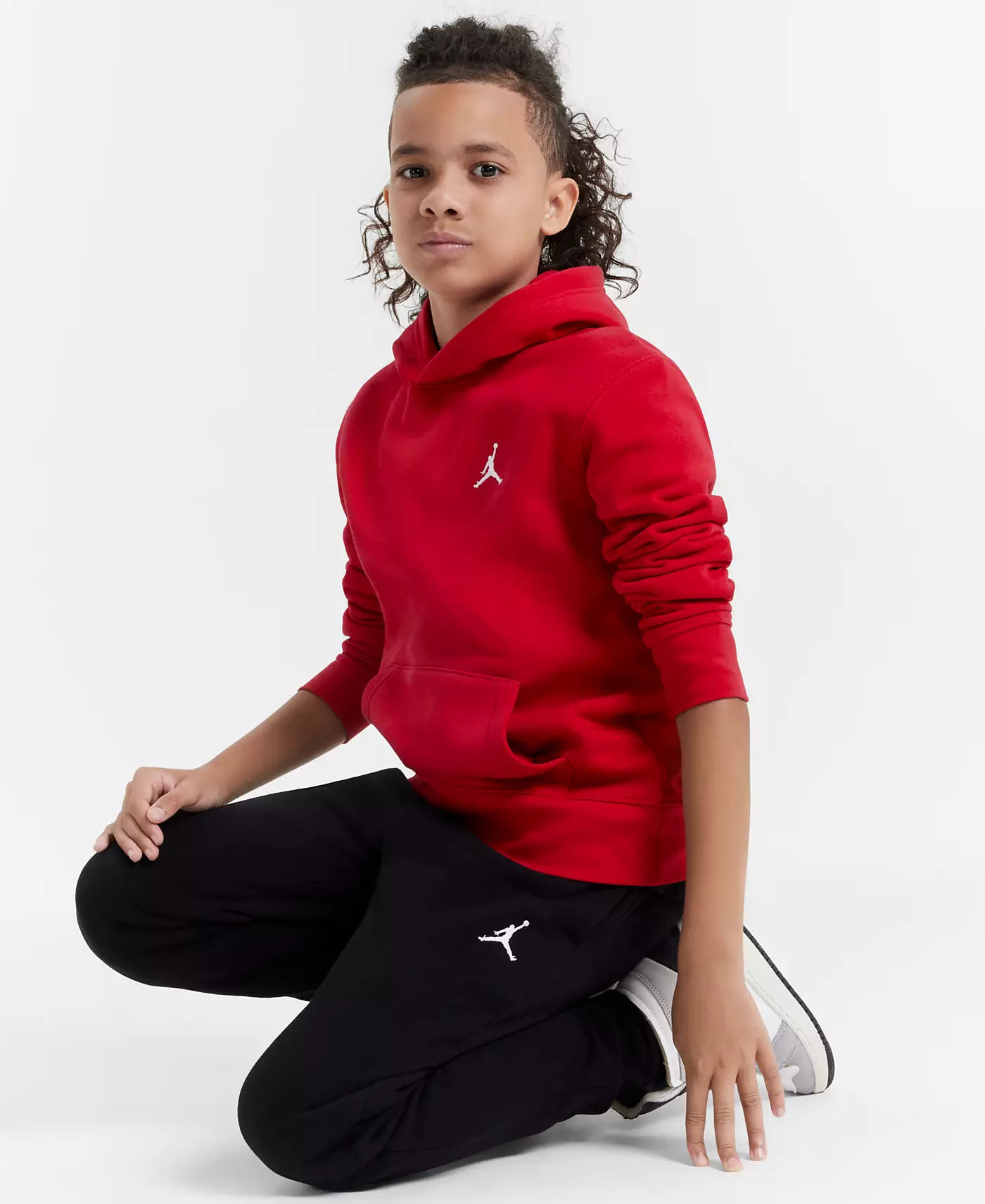 Толстовка с капюшоном Jordan Big Boys Brooklyn Essentials из флиса и спортивные штаны MJ Brooklyn Essentials из флиса