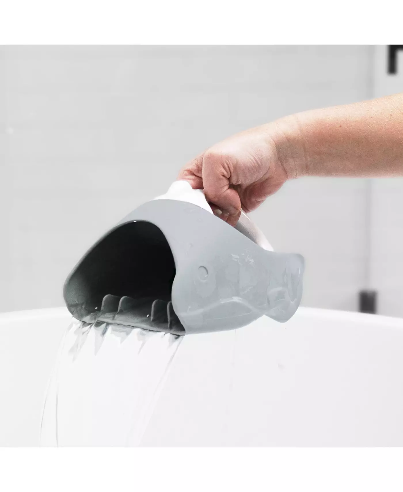 Jool Baby Bath Rinser Cup - бесслезный ополаскиватель для детских принадлежностей