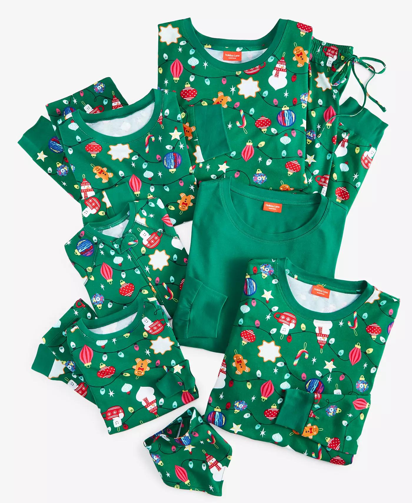 Комплекты пижам для всей семьи с праздничным орнаментом, созданные для Macy's