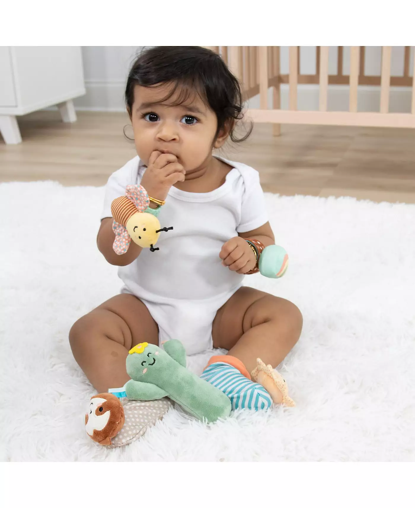 Набор из носков-погремушек и погремушек для малышей Peanutshell Boho, 5 предметов