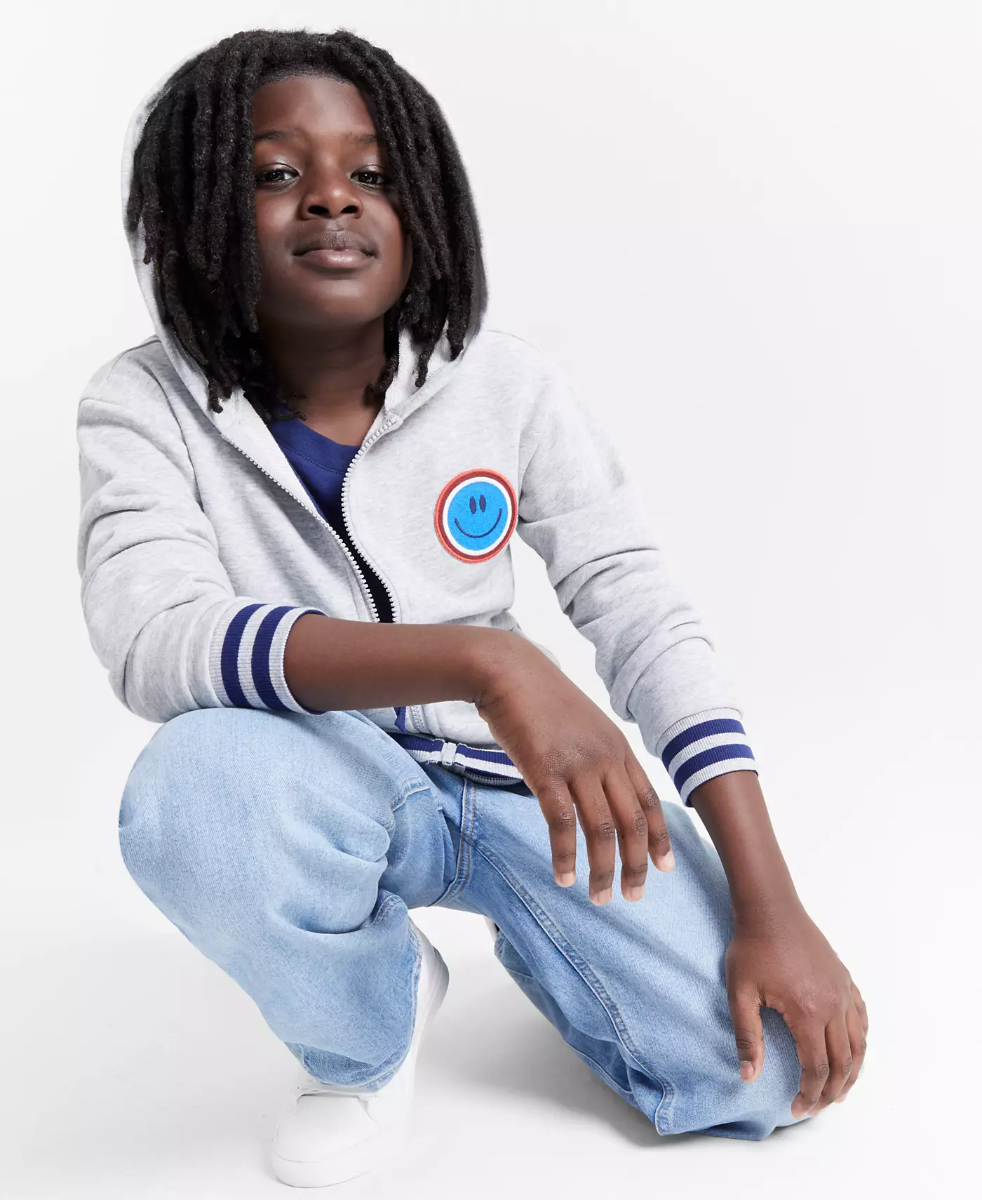 Epic Threads Толстовка с капюшоном Happy Day для маленьких и больших мальчиков, футболка Core и свободные джинсы Bigleaf, а также обувь Grayson на шнуровке от INC International Concepts для маленьких и больших мальчиков