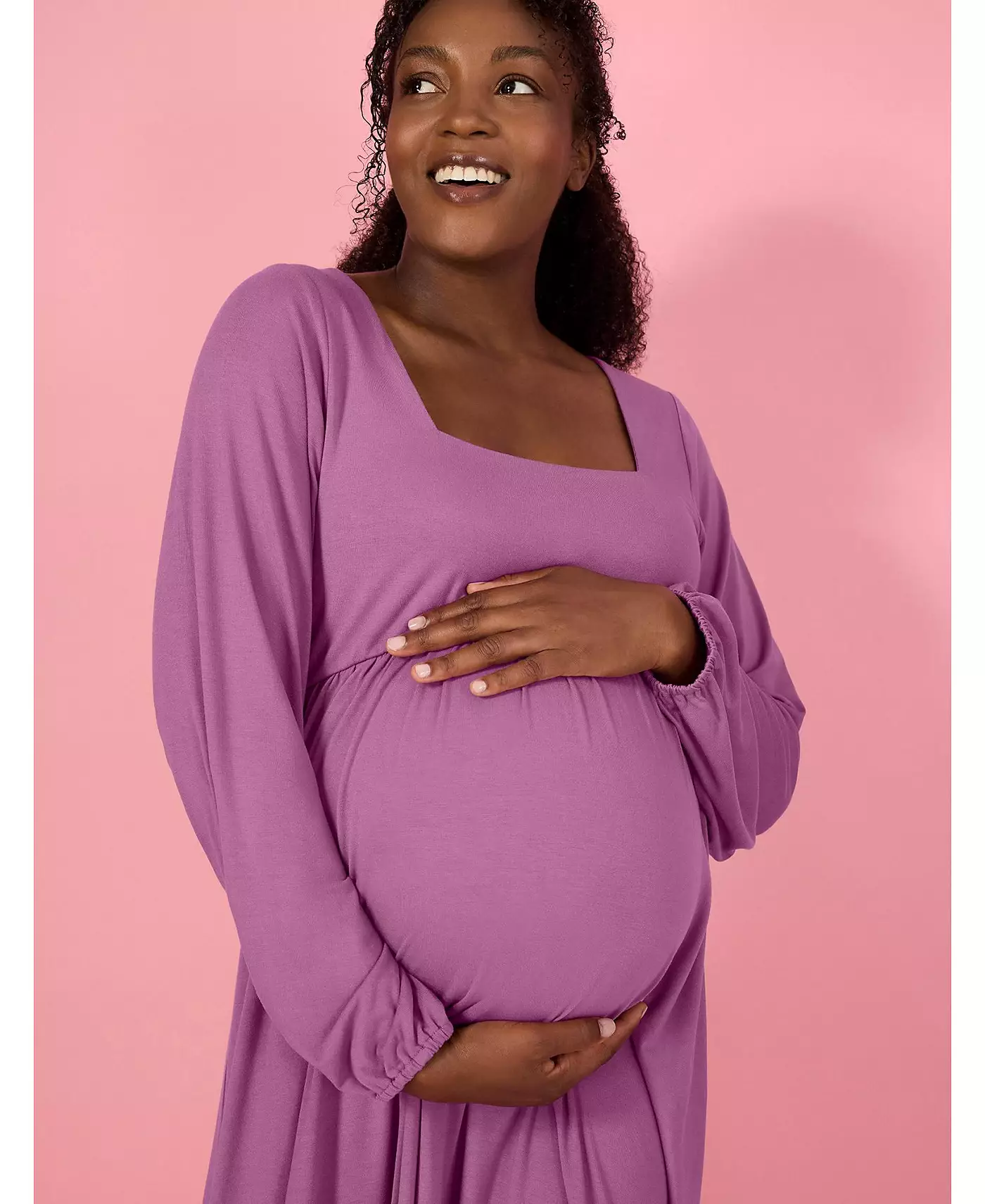 Женское платье макси с длинными рукавами и завышенной талией для беременных - Motherhood Maternity