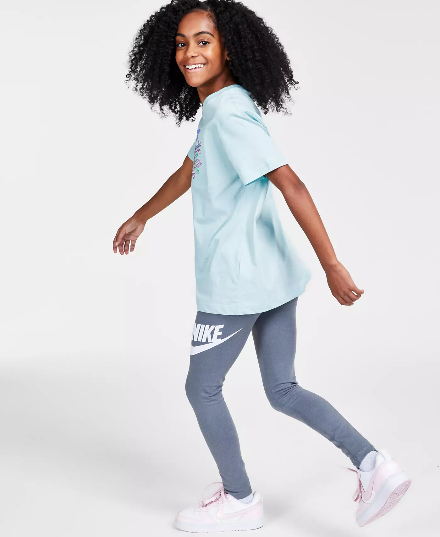 Футболка Nike Girls Cotton, леггинсы Essentials Mid Rise и кроссовки Nike Big Girls Court Borough Low Recraft Casual от Finish Line