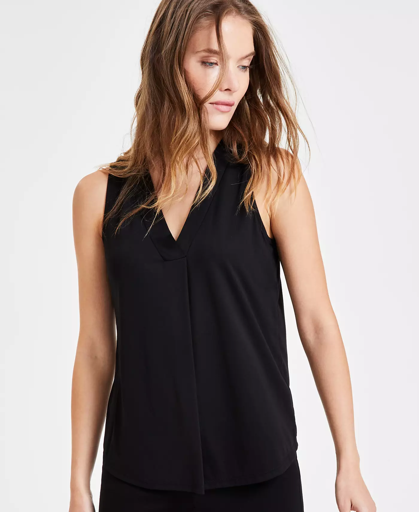 Женский топ Anne Klein без рукавов с V-образным вырезом и складками спереди