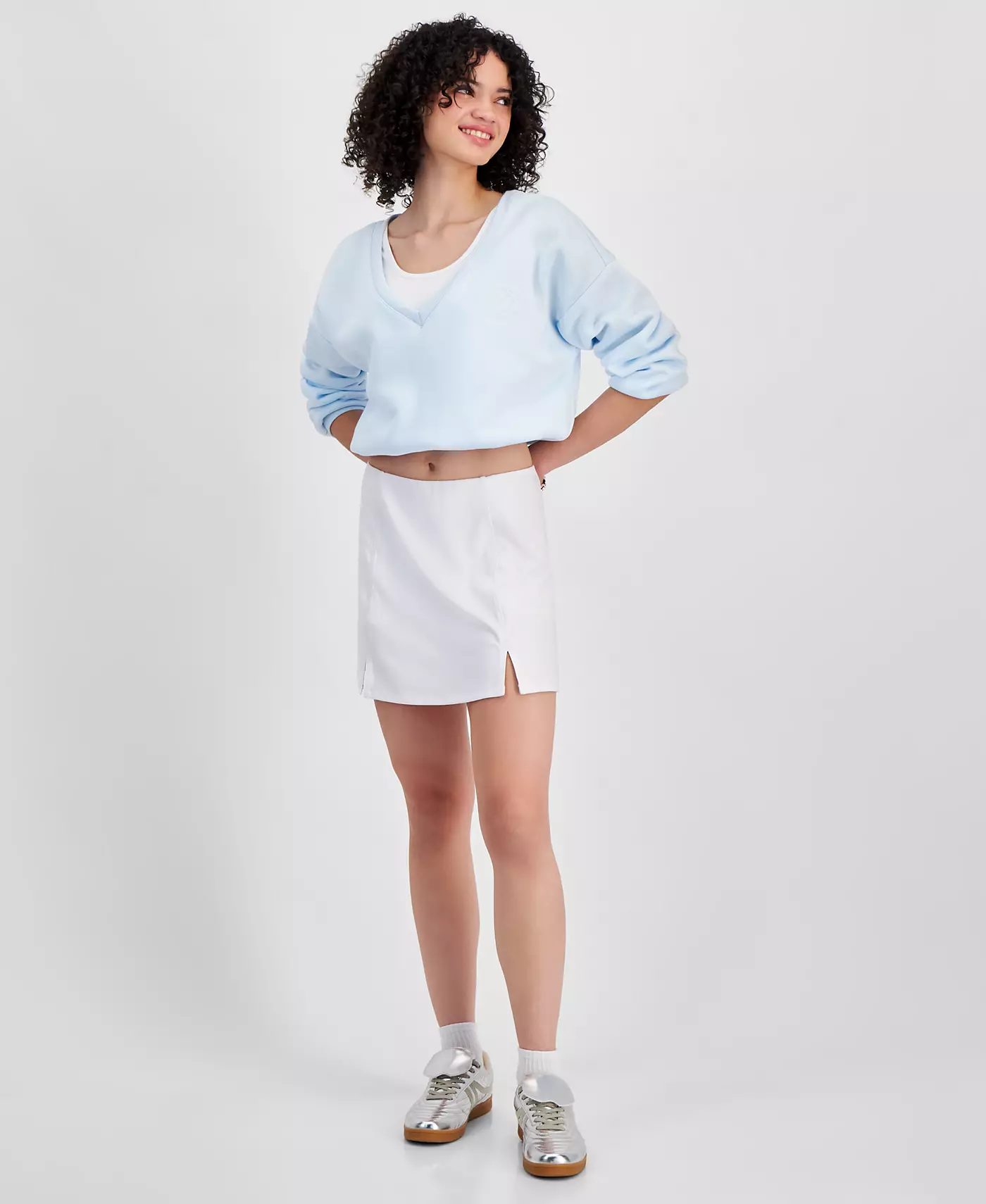 Мини-юбка Madden Girl Juniors с двумя разрезами, надеваемая через голову