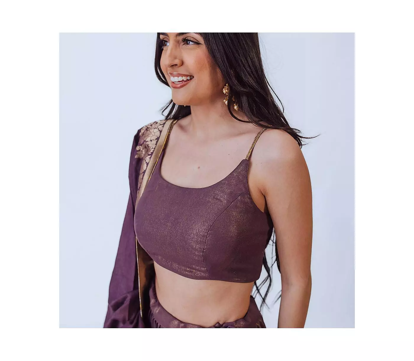 Женская коричнево-фиолетовая мерцающая блузка-чоли Lehenga Choli от RAAS с золотистыми акцентами