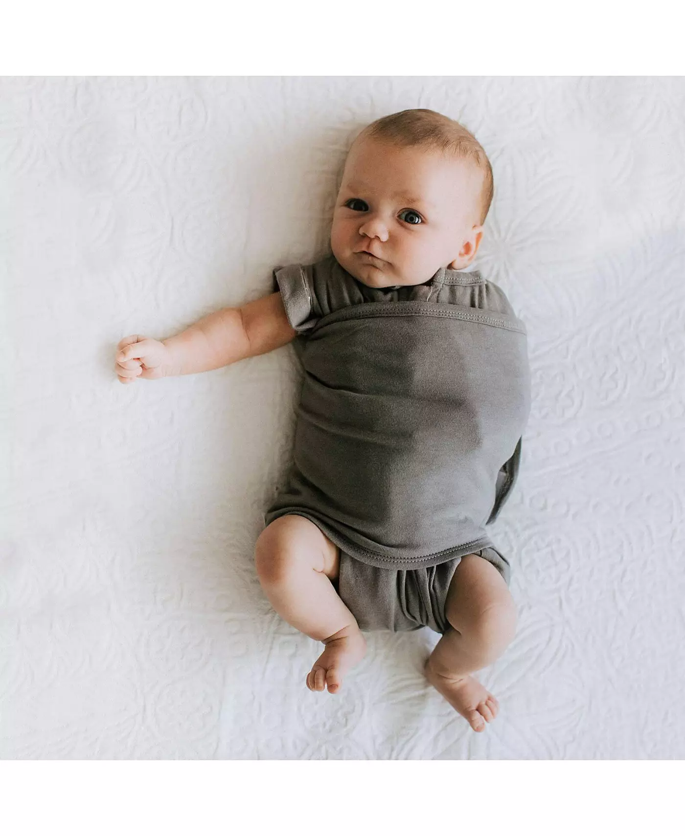 Переходный конверт для пеленания Embe Baby Preemie с короткими рукавами и кнопками на рукавах (3-6 месяцев) Ручки внутрь/Руки наружу, Ноги внутрь/Ноги наружу