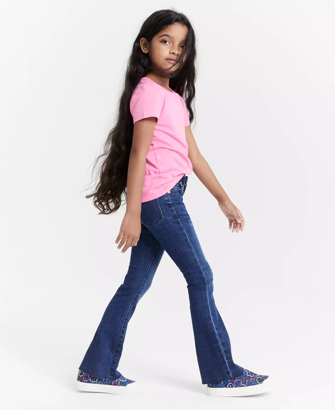 Футболка Epic Threads Girls Core с круглым вырезом, джинсы Osterley Flare-Leg и обувь Parker, созданные для Macy's