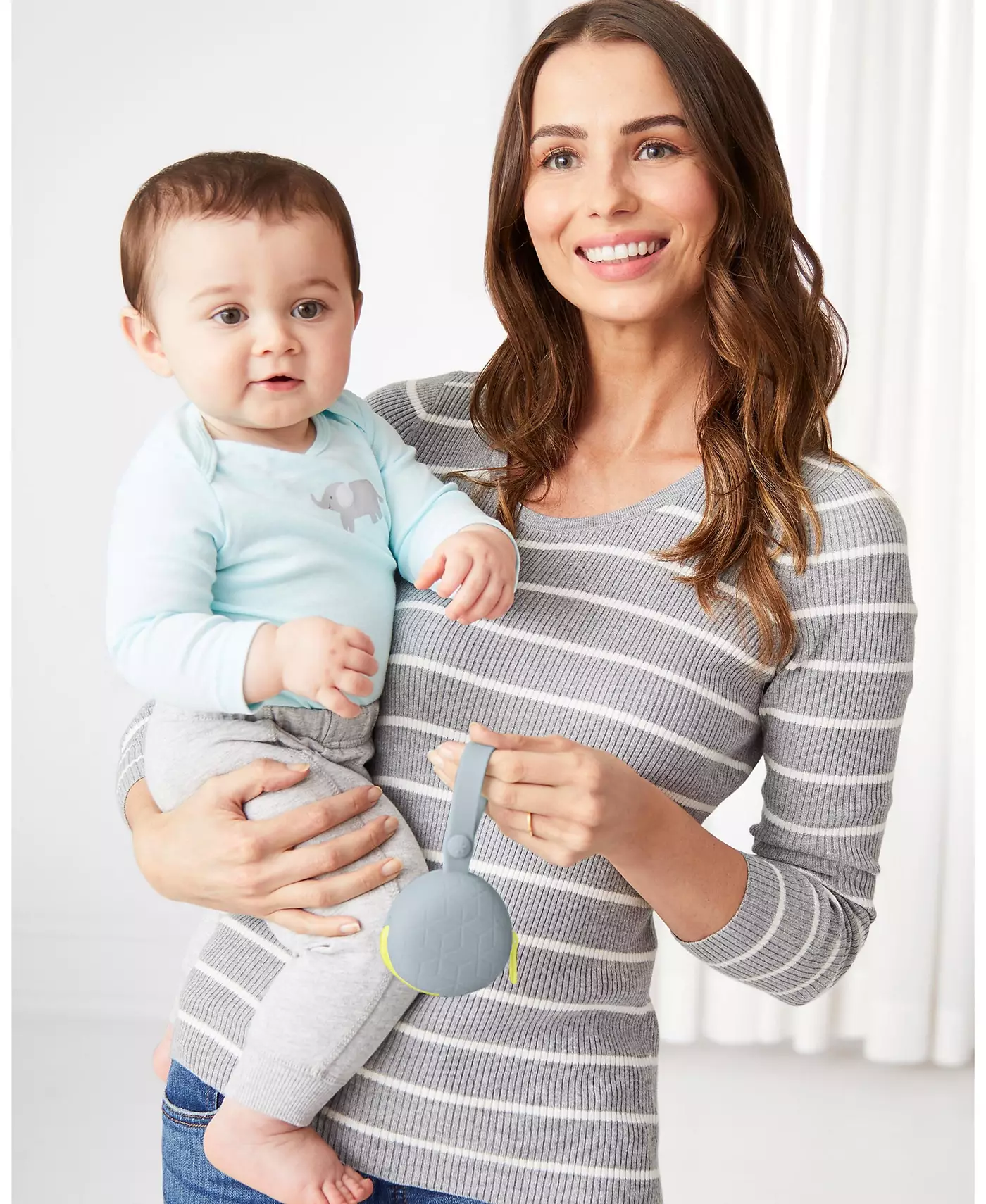 Силиконовый держатель для пустышки Skip Hop