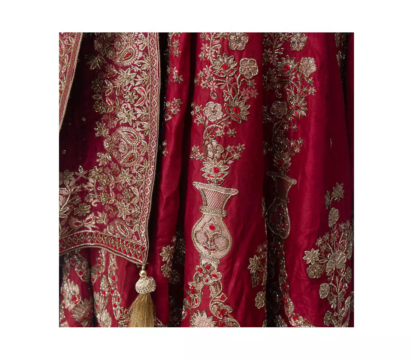 RAAS Женский красный комплект лехенга-чоли с ручной вышивкой