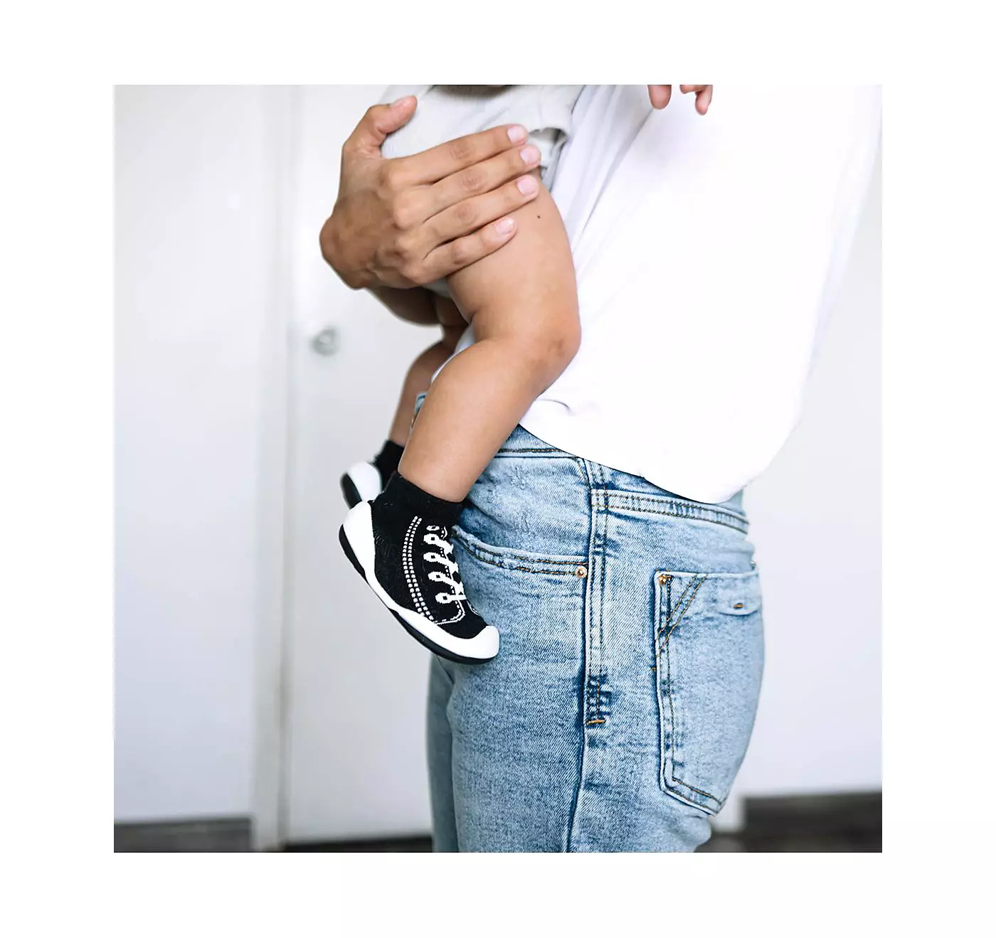 Komuello Младенческая Девочки Мальчик Дышащие Моющиеся Нескользящие Носки Кроссовки - Черный