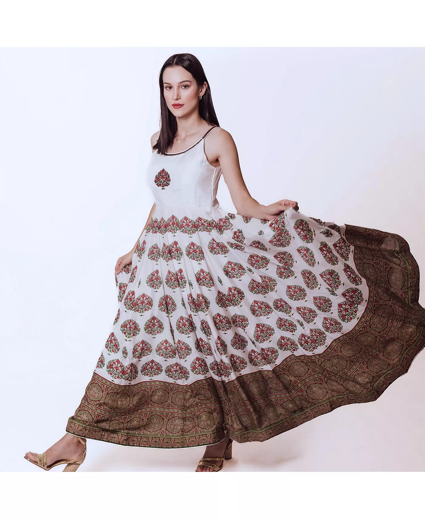 Женское белое платье RAAS из мягкого шелка с принтом и вышивкой на торсе