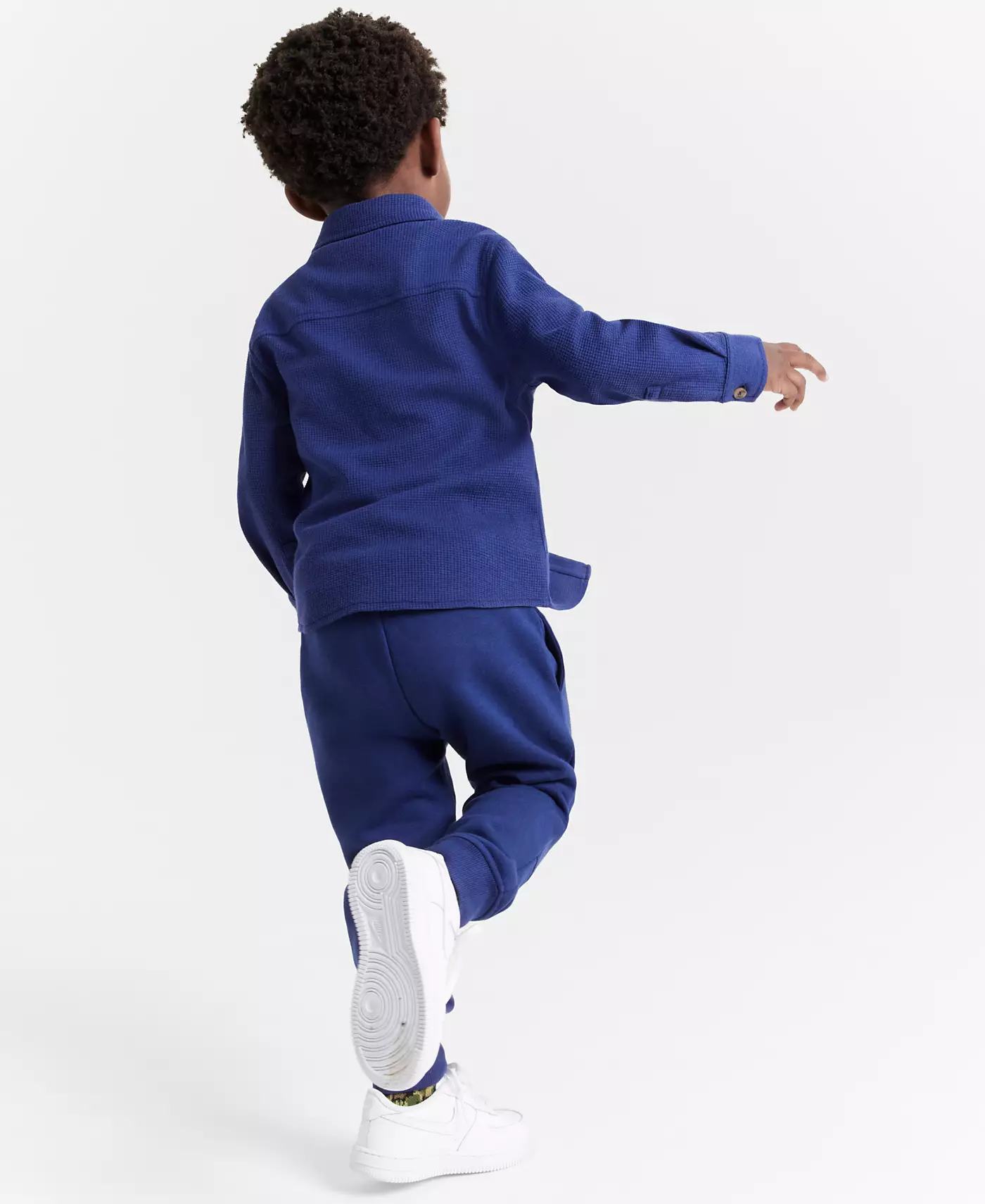 Вафельная трикотажная рубашка для малышей Epic Threads, футболка с принтом Микки Мауса и флисовые спортивные брюки, созданные для Macy's