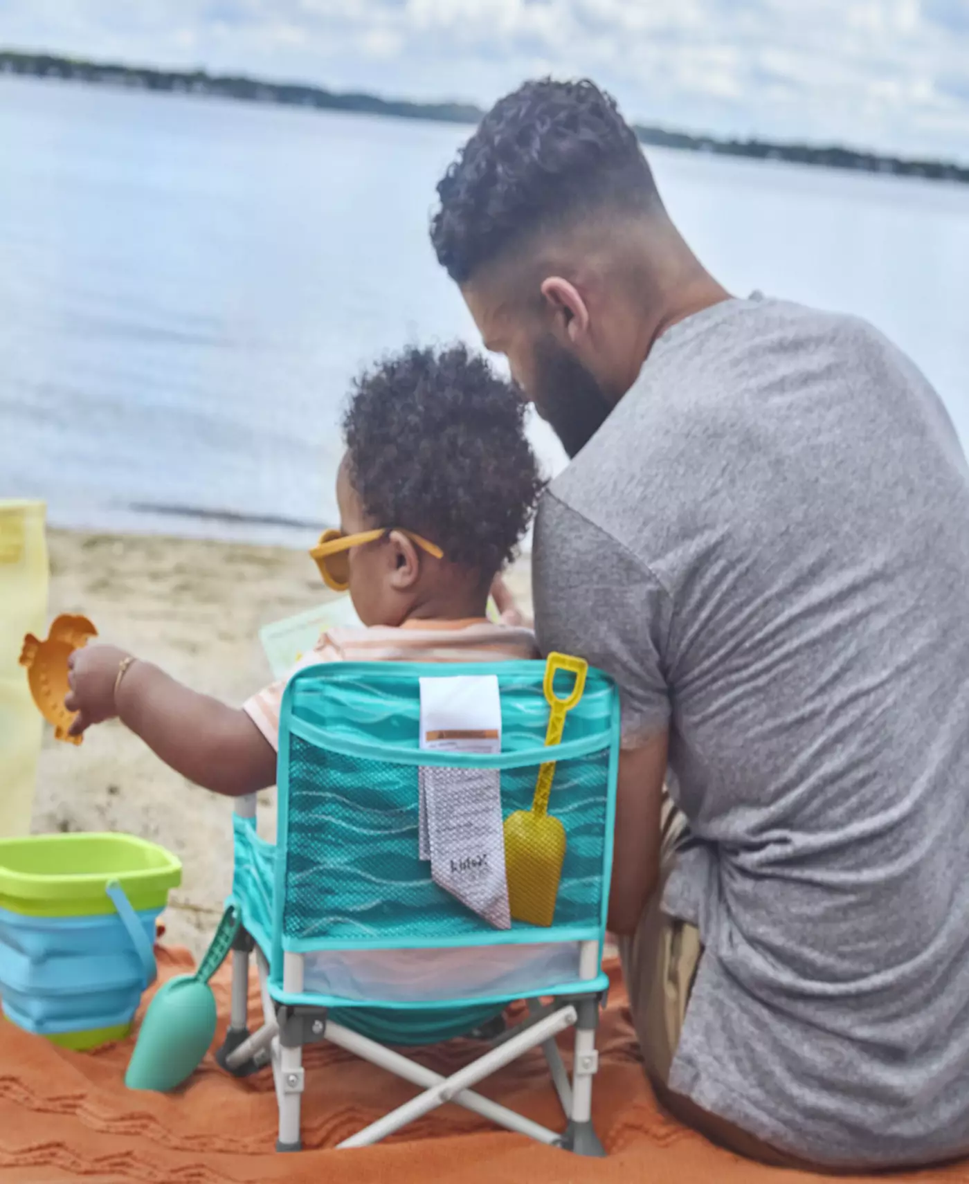 Bright Starts Baby Nemo Pop 'N Sit™ Портативное сиденье-бустер