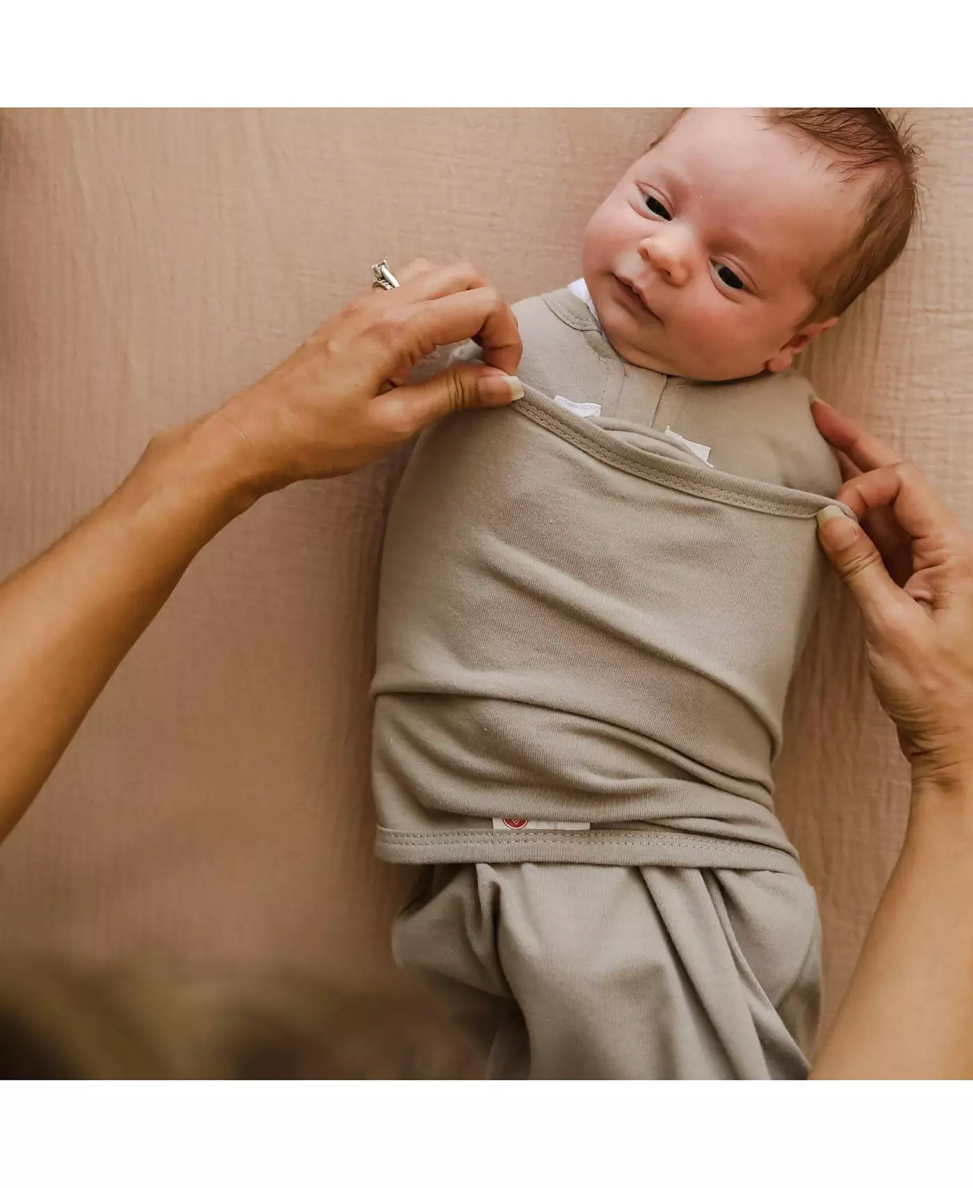 Пеленальный конверт Embe Baby Unisex с ручками внутрь, ножками внутрь/ножками наружу