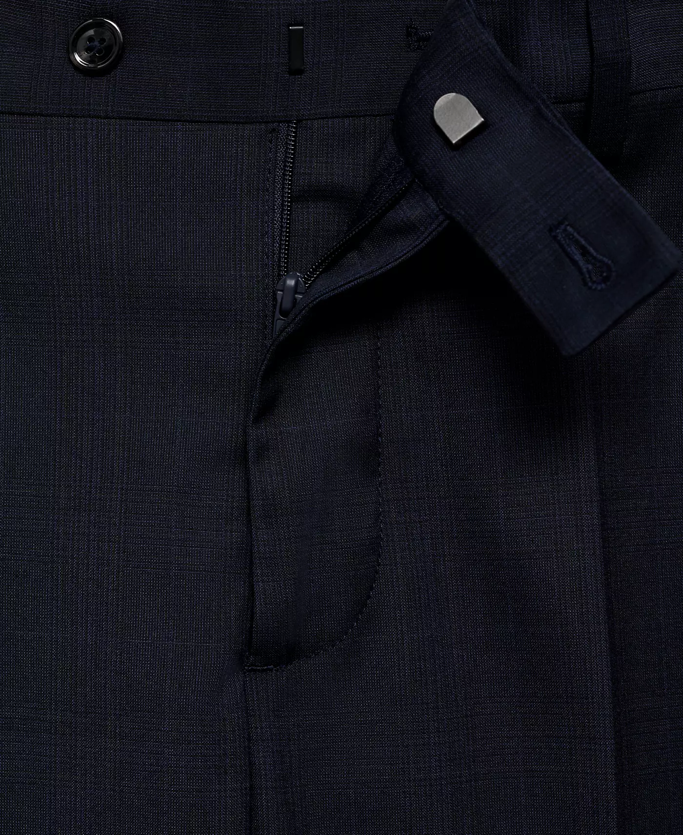 Мужские брюки из эластичной ткани MANGO