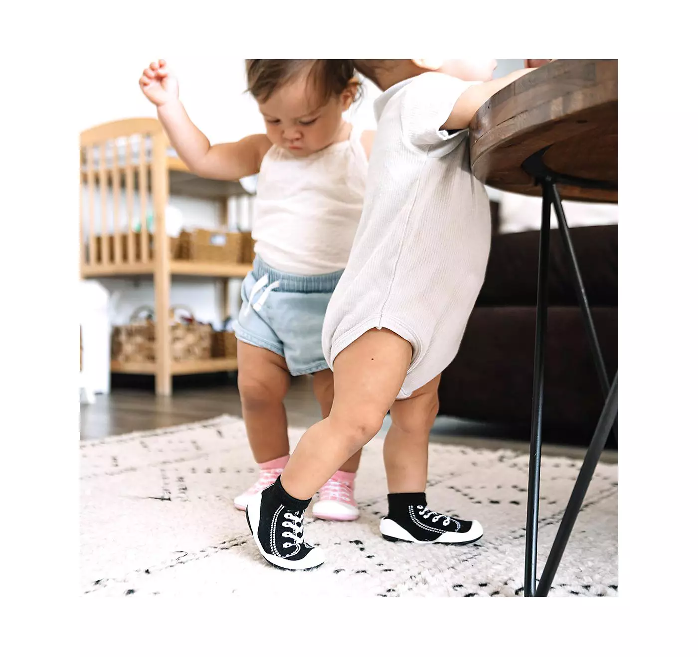 Komuello Младенческая Девочки Мальчик Дышащие Моющиеся Нескользящие Носки Кроссовки - Черный