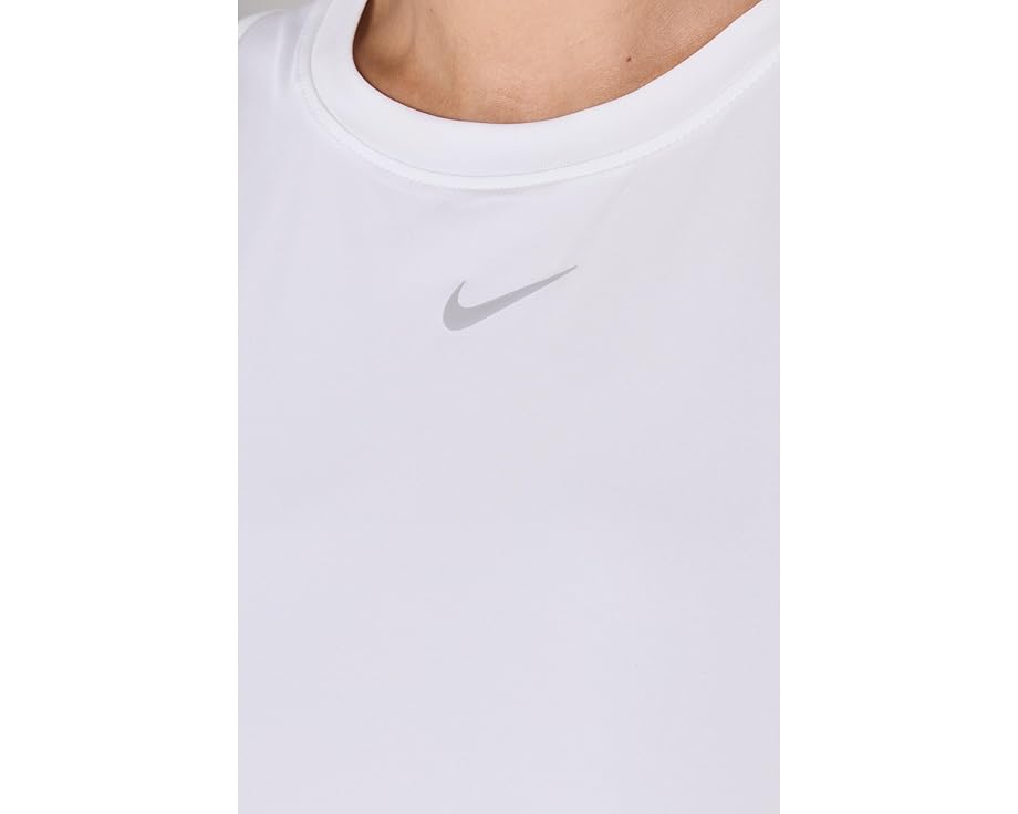 Майка Nike One Classic Dri-FIT из легкой быстро сохнущей ткани