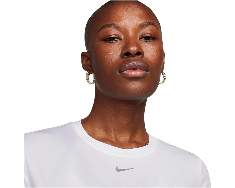 Футболка Nike One Classic с коротким рукавом и технологией Dri-FIT