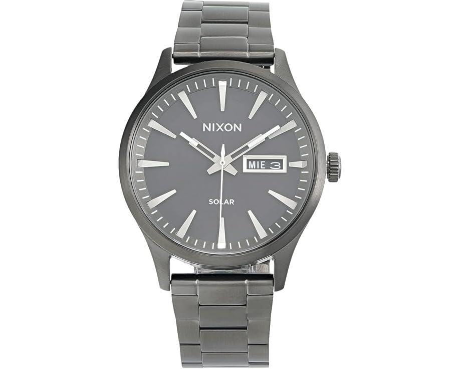 Наручные часы Nixon Sentry Solar с нержавеющим корпусом и браслетом