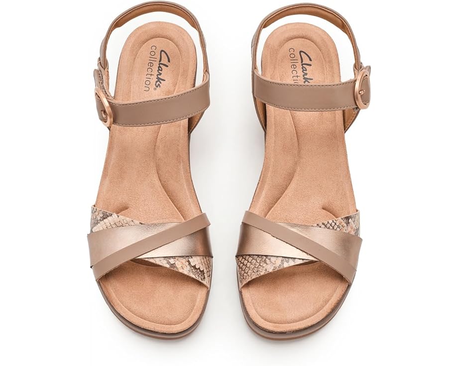 Сандалии Kacha Twist Clarks на низком клине 55 мм с контрастными ремешками и липучкой