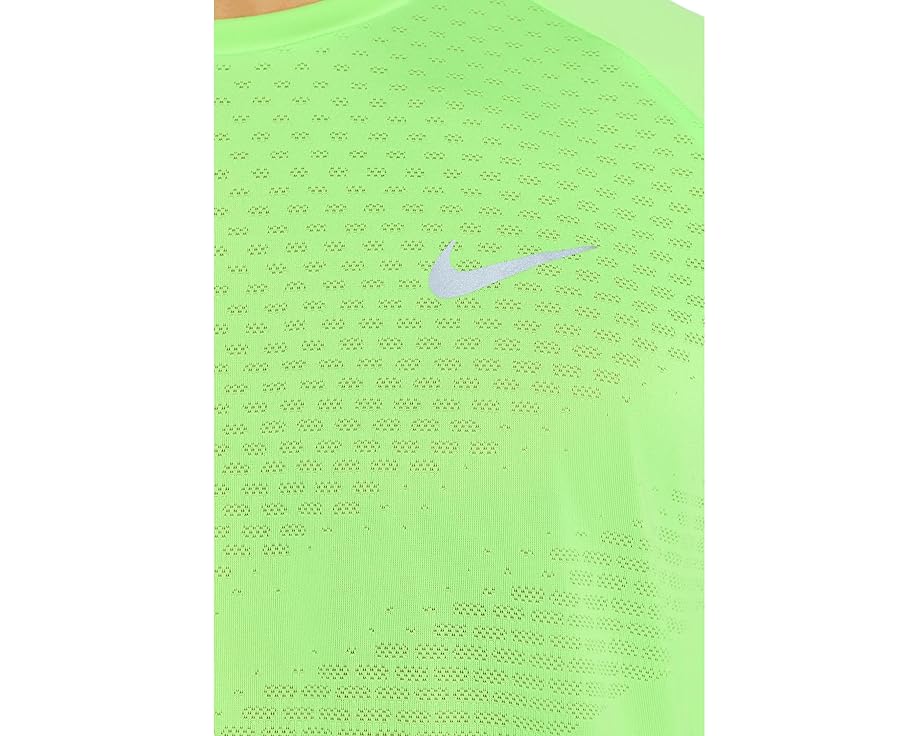 Беговой топ Nike Stride Dri-FIT Adv с коротким рукавом