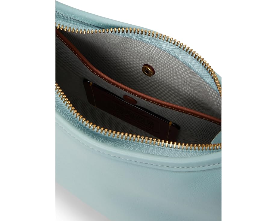 Сумка Coach Curve Zip из гладкой кожи