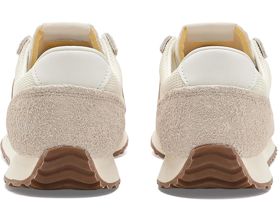 New Balance 471 кроссовки в ретро-стиле. С замшевым верхом и фирменным логотипом N