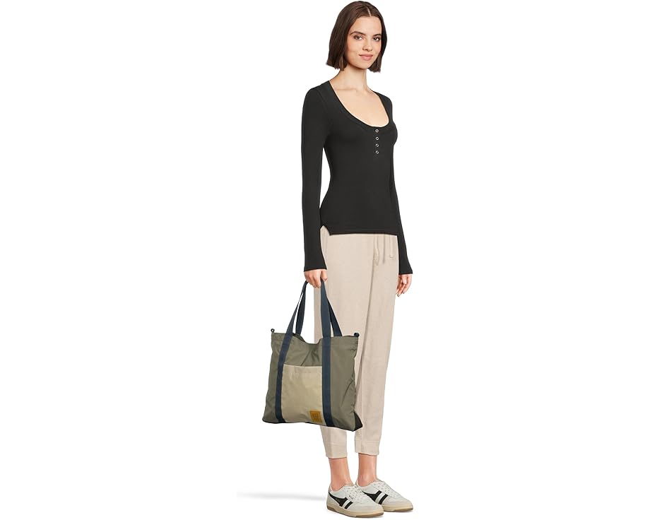 Сумка-тоут Mountain Essential Tote из переработанного нейлона Topo Designs
