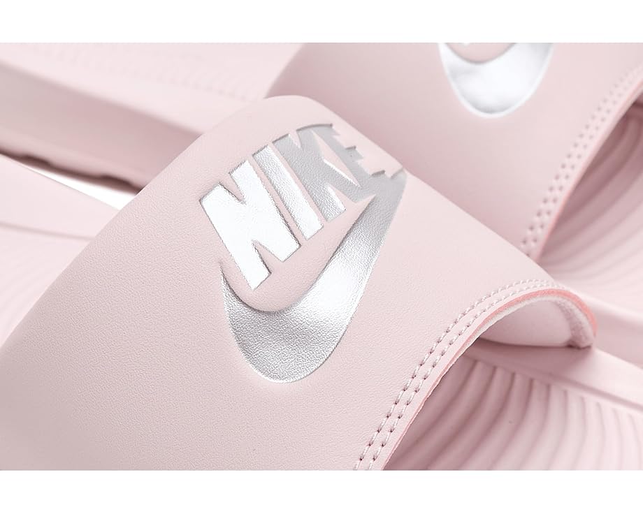 Сланцы Nike Victori One Slides с анатомической стелькой и мягкой пеной