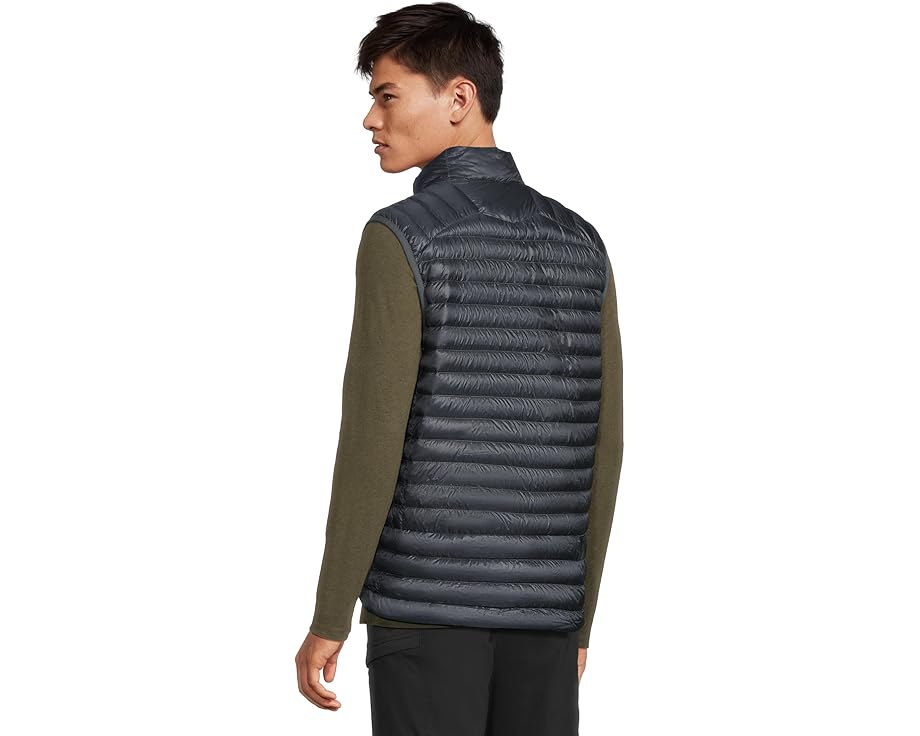 Пуховый жилет Ghost Whisperer от Mountain Hardwear с утеплителем 800 fill