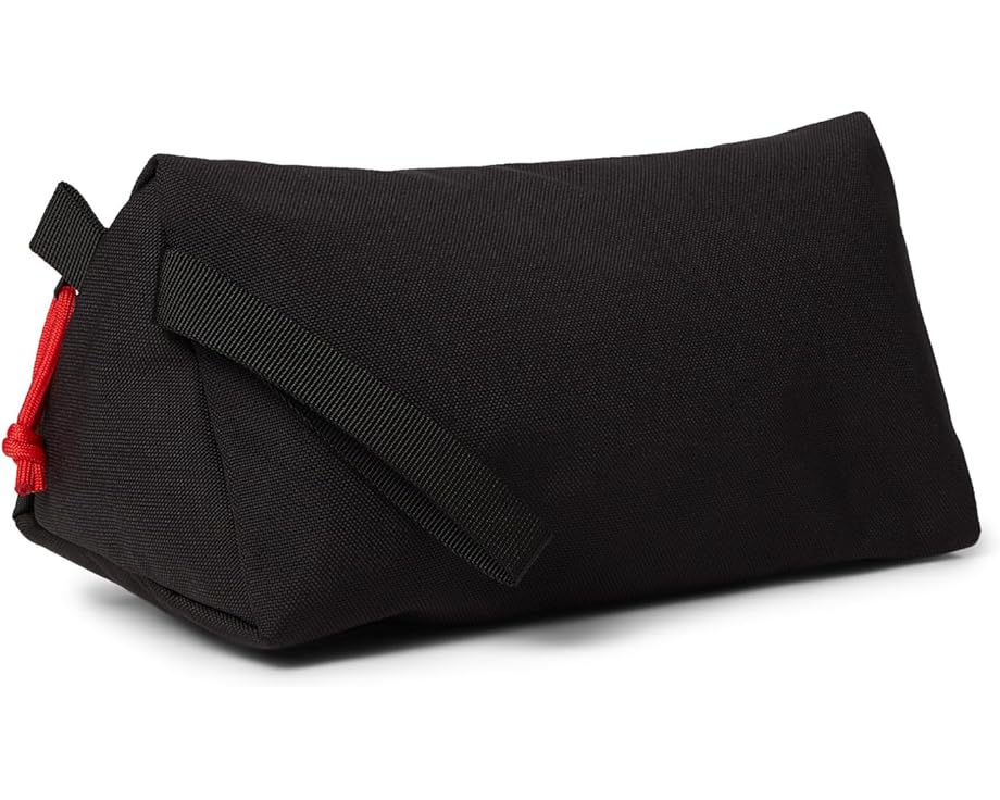 Дорожная косметичка Topo Designs Dopp Kit с треугольной формой и прочной молнией