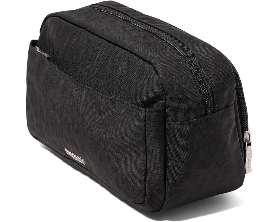 Косметичка Baggallini с отделениями для кистей и несколькими карманами