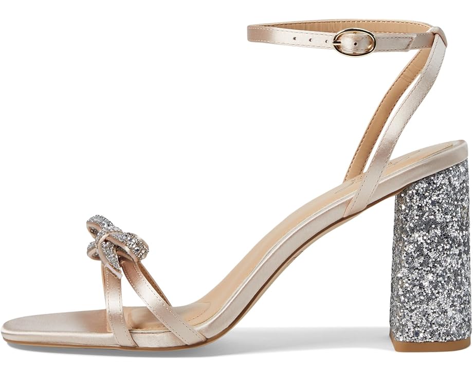 Сандалии Hillary на устойчивом каблуке с квадратным мысом от Jewel Badgley Mischka