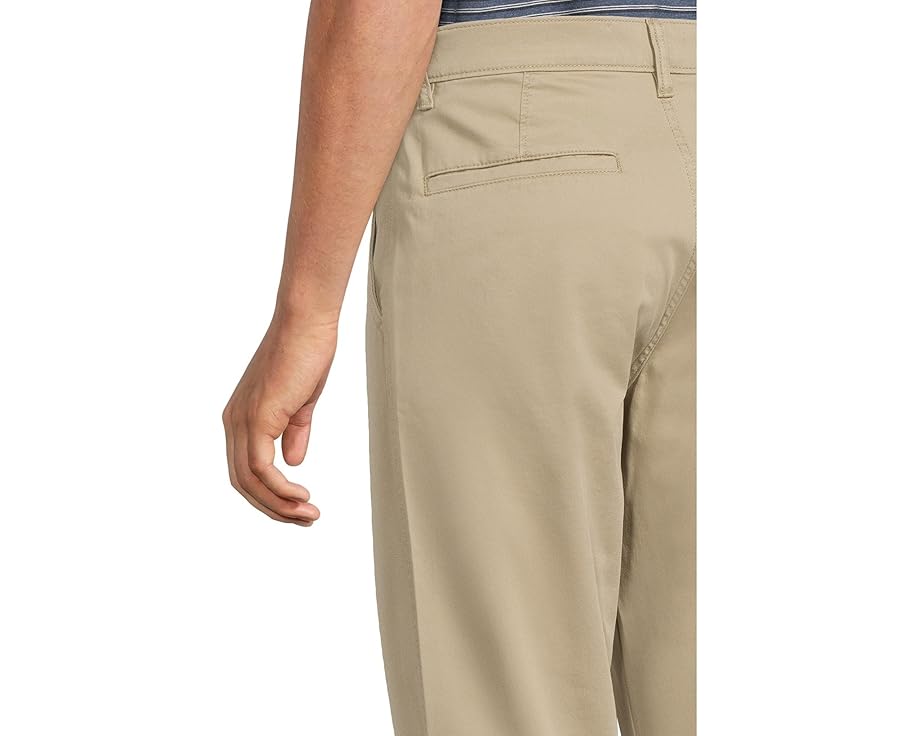 Брюки-чинос Levi's XX Chino Relaxed Straight с современным прямым кроем