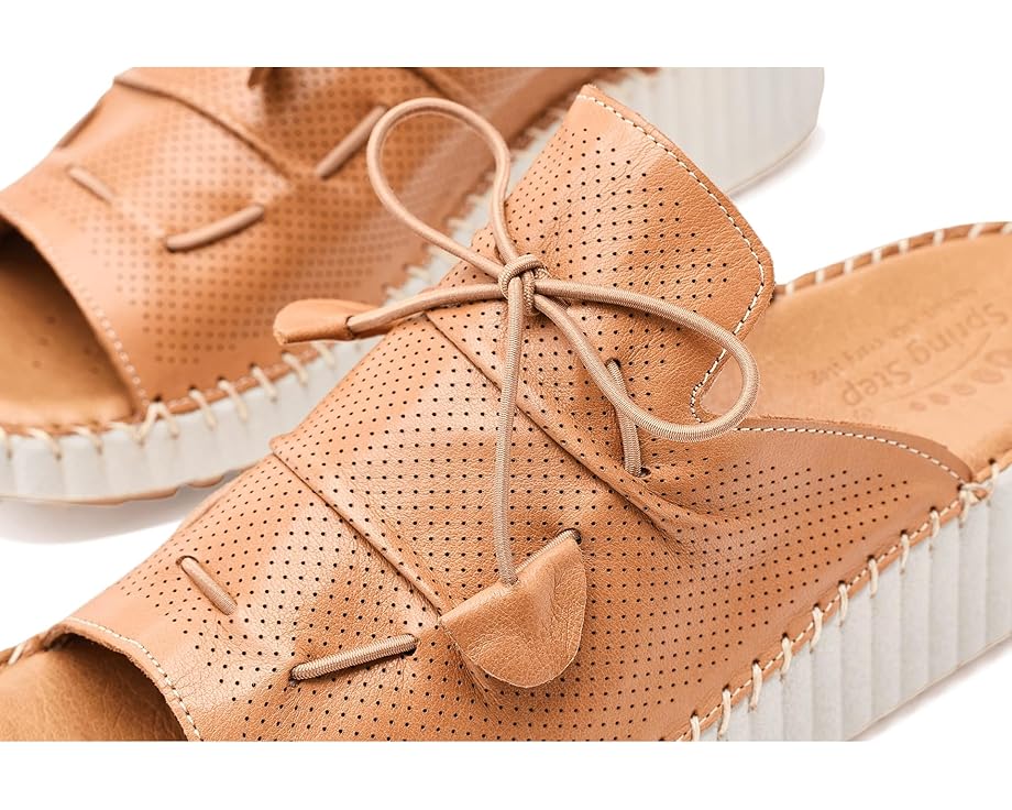 Сандалии Spring Step Nevelle на клине с эластичными шнурками