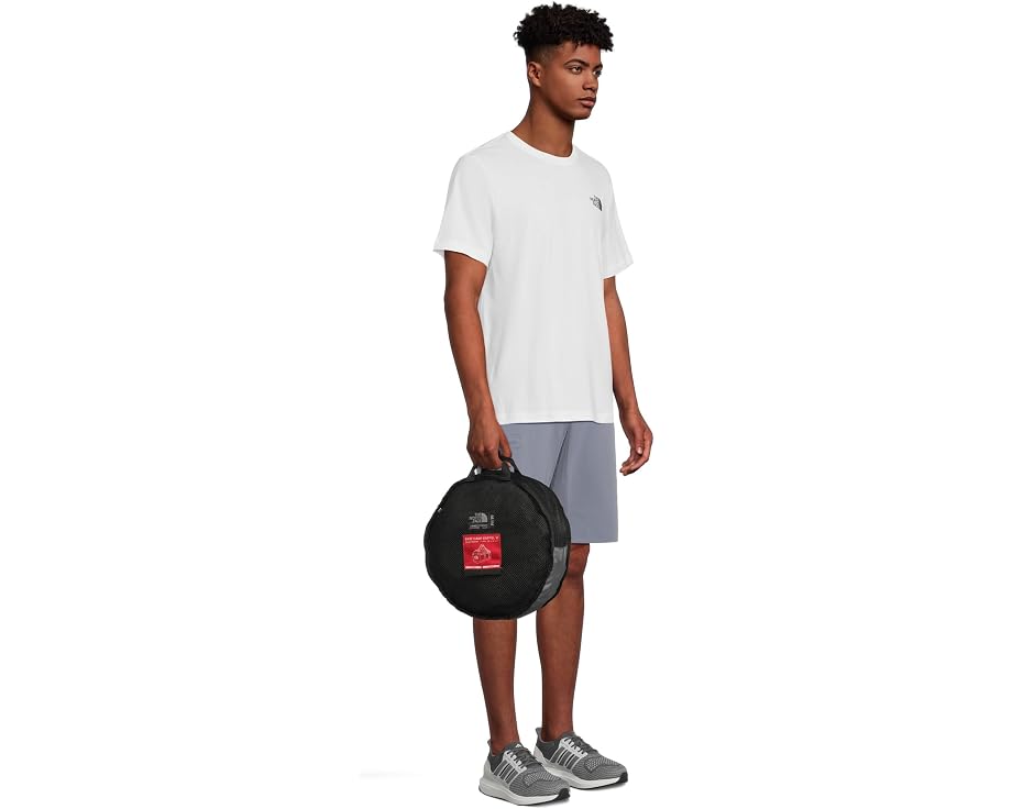 Дорожная сумка The North Face Base Camp Duffel M с водоотталкивающим покрытием