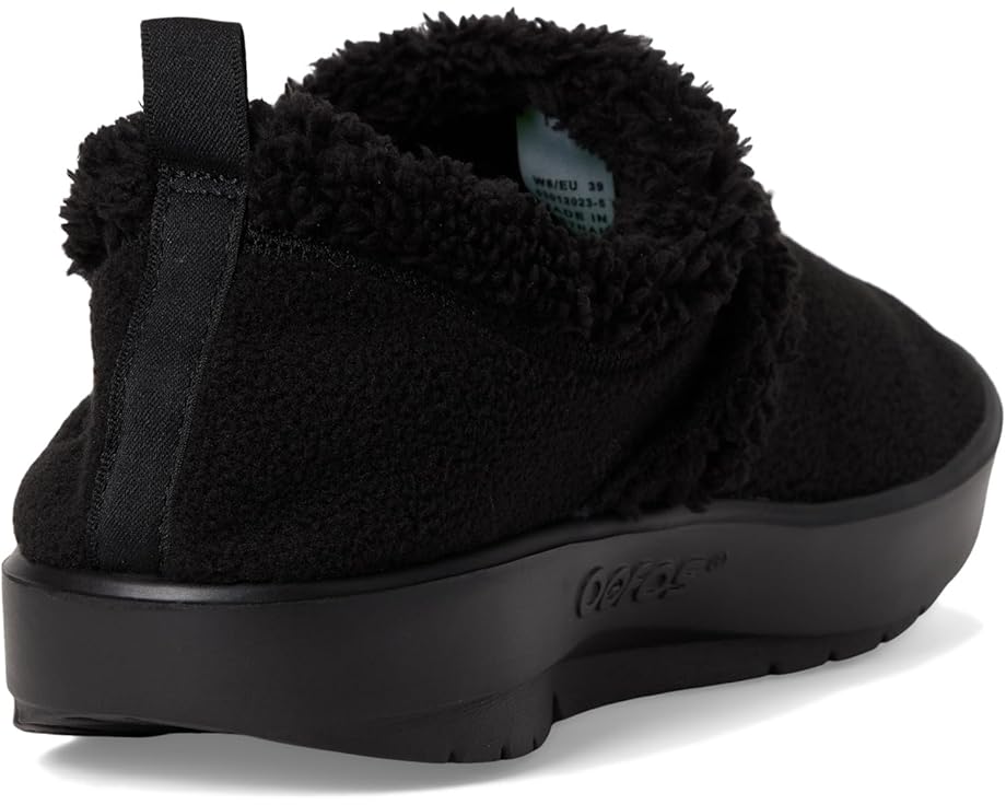 OOFOS OOcoozie Low с технологией OOfoam и воротником из искусственной овчины