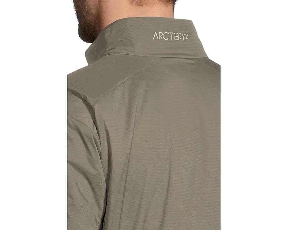Куртка Arc'teryx Atom Jacket с утеплителем Coreloft Compact и ветрозащитой