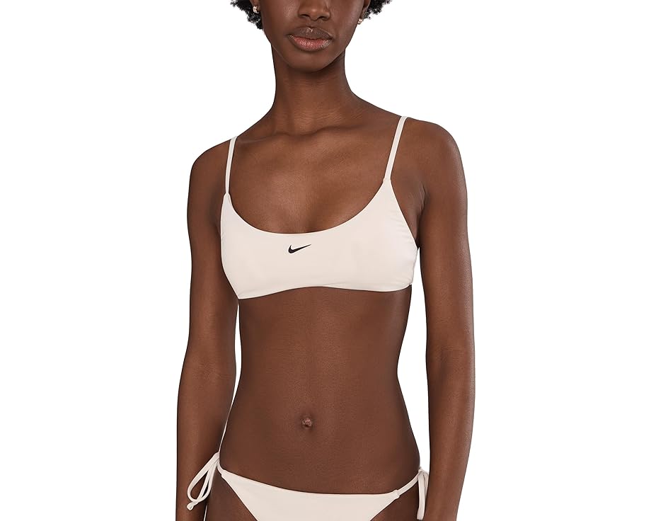 Nike Effortless Essential Топ бикини в стиле бралетт со съемными чашками