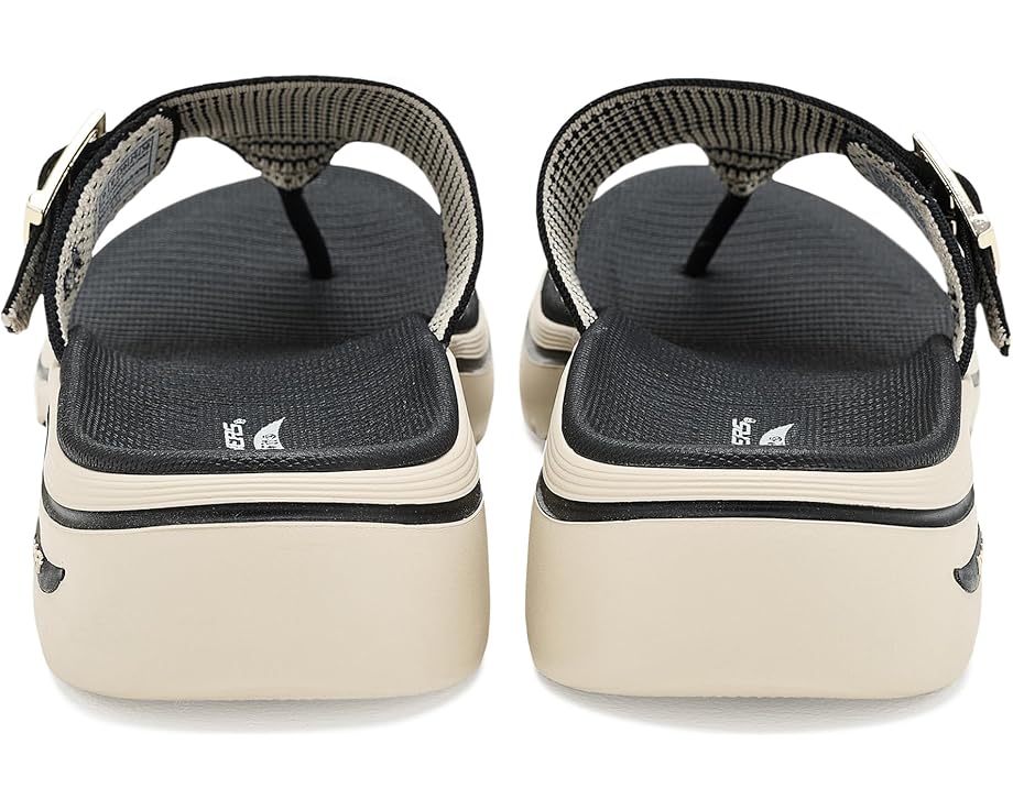 Сандалии SKECHERS GO Walk Arch Fit 2.0 Resort Day с блестками и клиньем