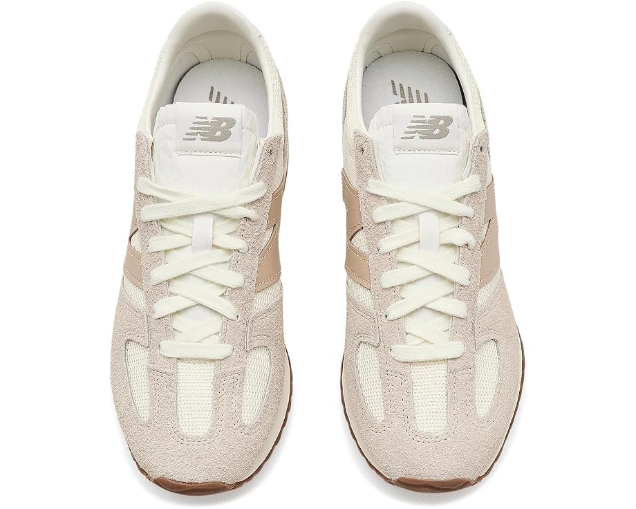 New Balance 471 кроссовки в ретро-стиле. С замшевым верхом и фирменным логотипом N
