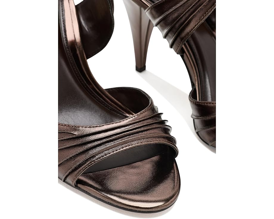 Vince Camuto босоножки Altnori на каблуке с перекрестными ремешками