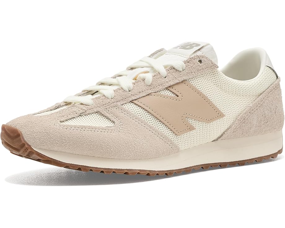 New Balance 471 кроссовки в ретро-стиле. С замшевым верхом и фирменным логотипом N