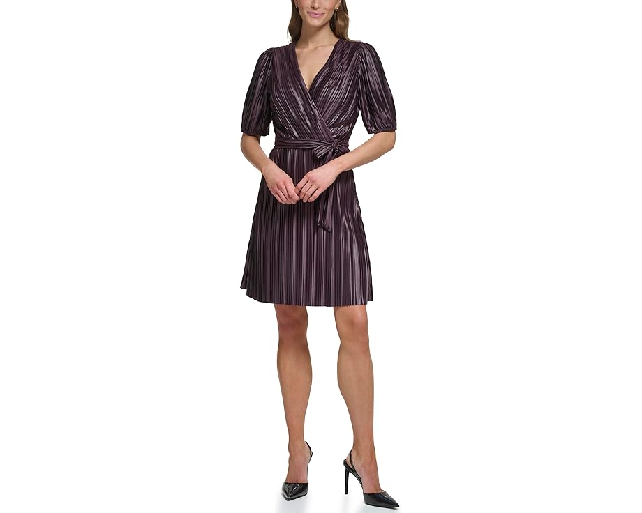 Короткое платье DKNY с баллонными рукавами и текстурированным покрытием